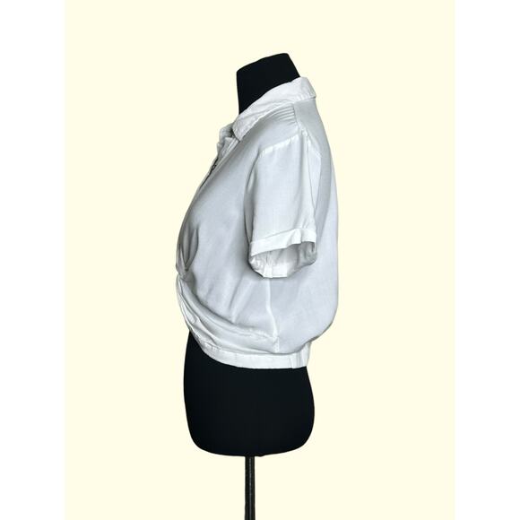 Forever 21 white short sleeves front twist button shirt size Medium - Picture 8 of 8